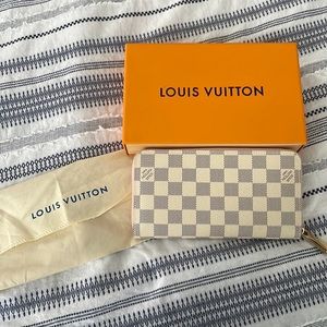Louis Vuitton Zip Wallet
